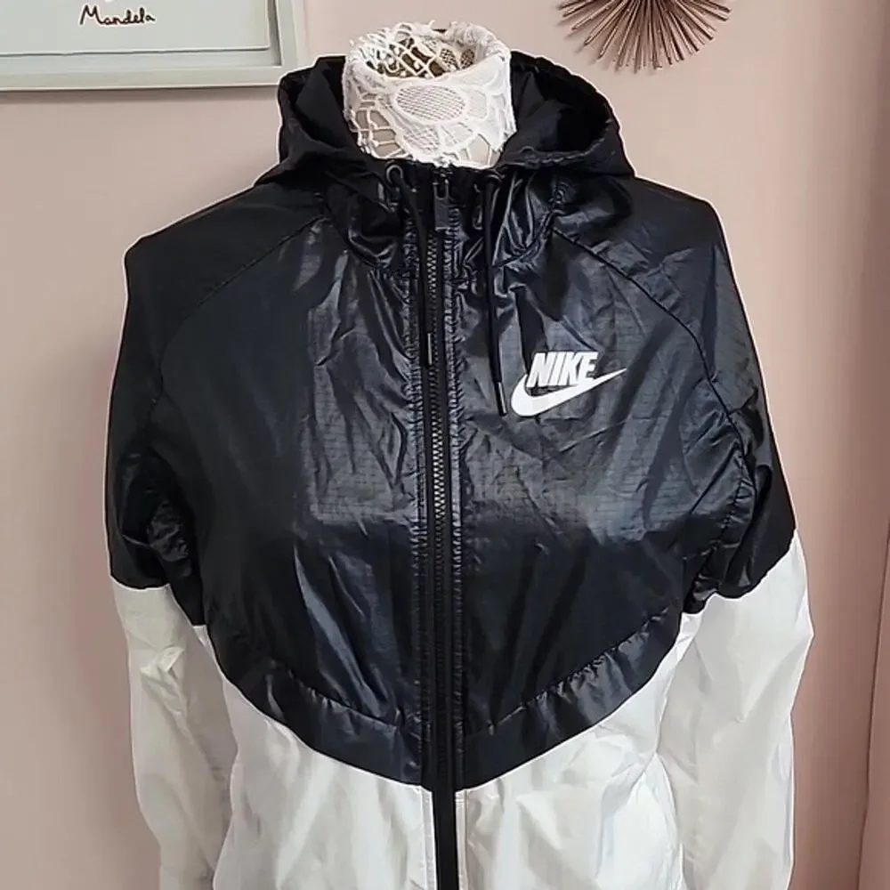 Vintage Woman's Nike Red Tag Black/ White Full Zip Windbreaker Hoodie M